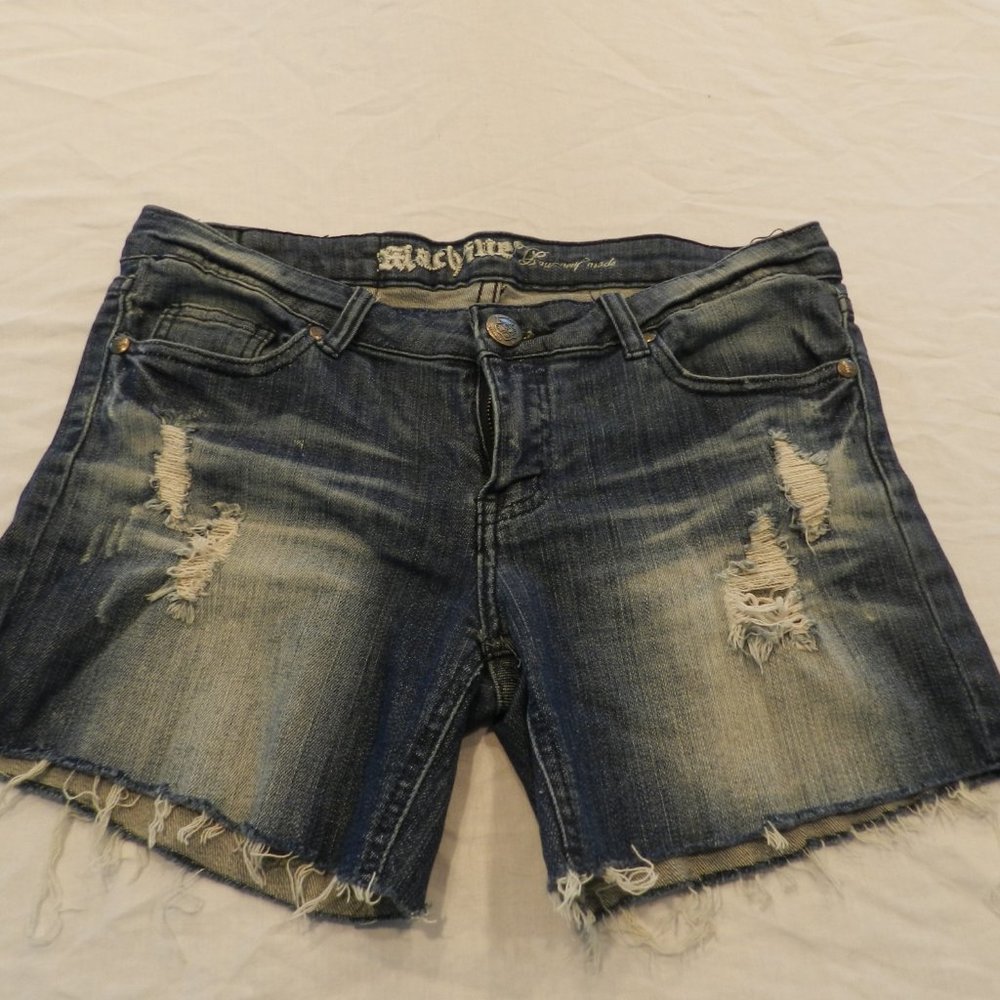 Machine distressed 5-pocket denim shorts, variable dark wash, fringed raw hem